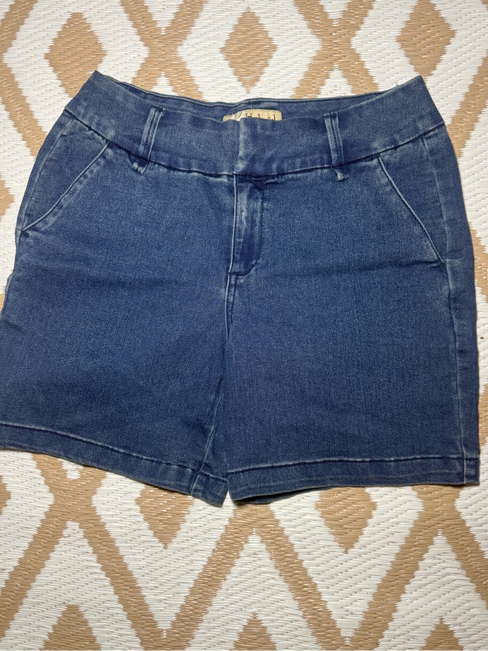 Hybrid & company Dark Blue Denim Shorts